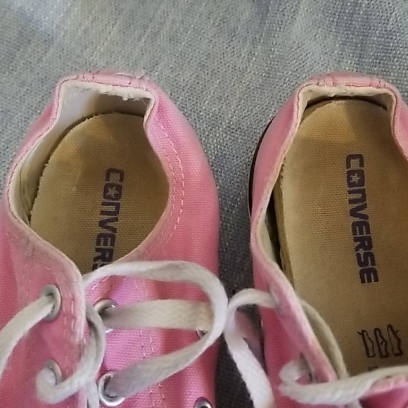 Pink Converse - Picture 5 of 8